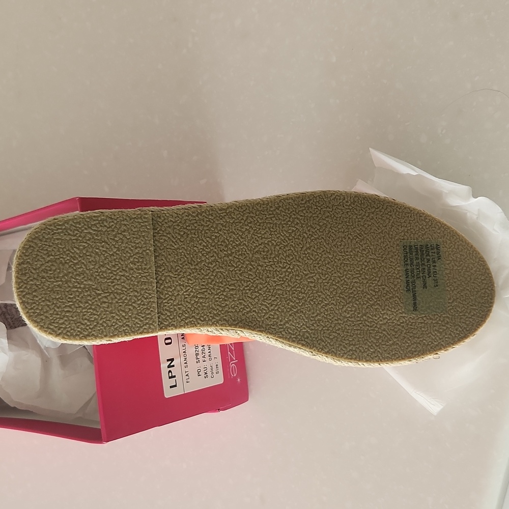 Sandles - Picture 3 of 5